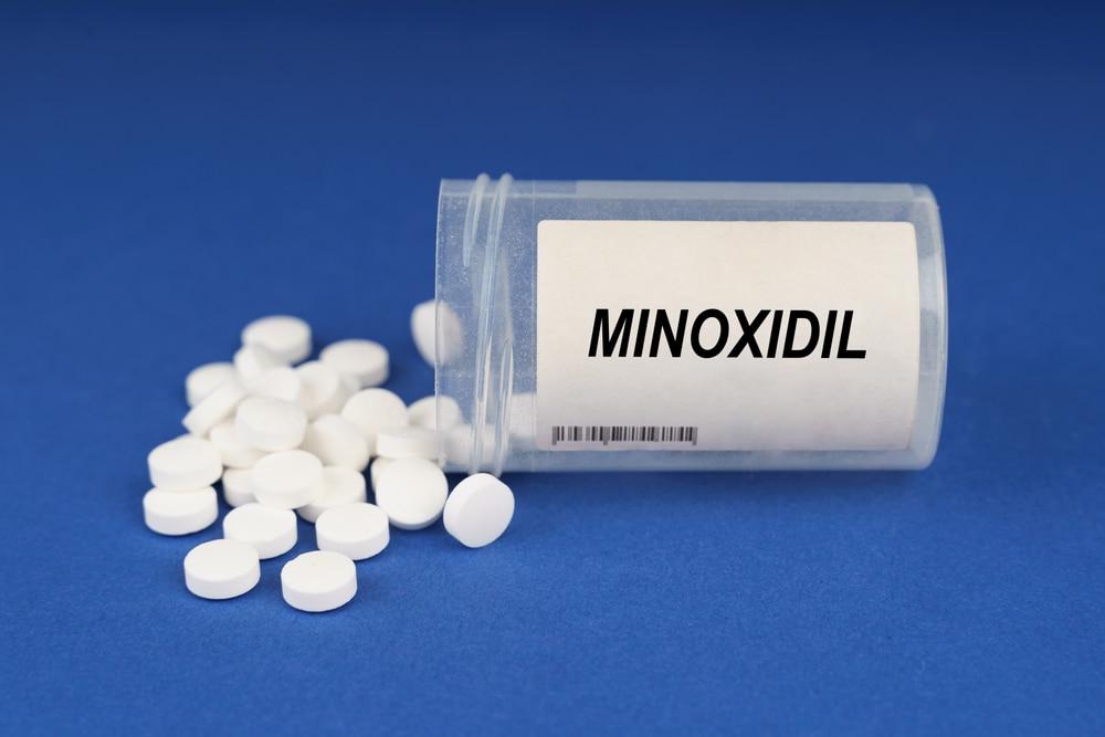 ไขข้อสงสัย Minoxidil แบบทา VS แบบกิน ต่างกันอย่างไร ?